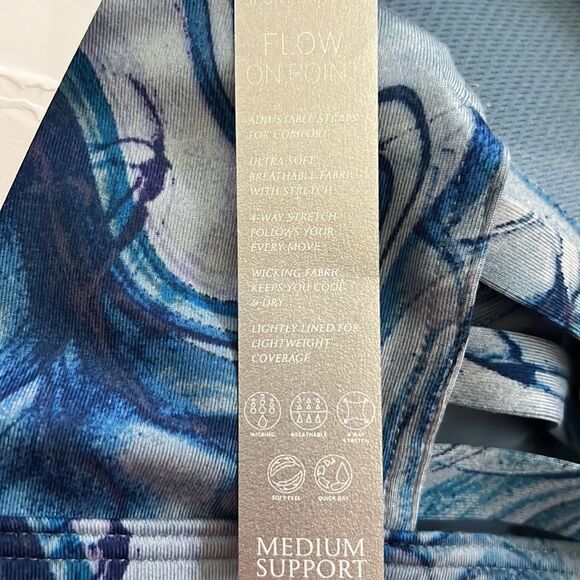 Victoria’s Secret Allegro Lightweight Medium Impact Lined sport bra blue marble - Picture 6 of 7